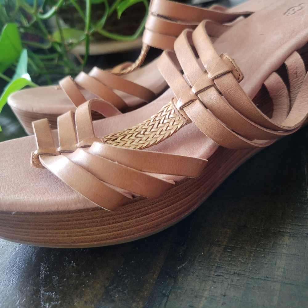 UGG Mattie Women Brown Leather Weave Wedge Slides FD1114L Sandals Shoes Size 12W - Picture 4 of 5